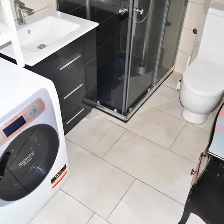 Mabi Paradise House - - 1st Floor Appartement *